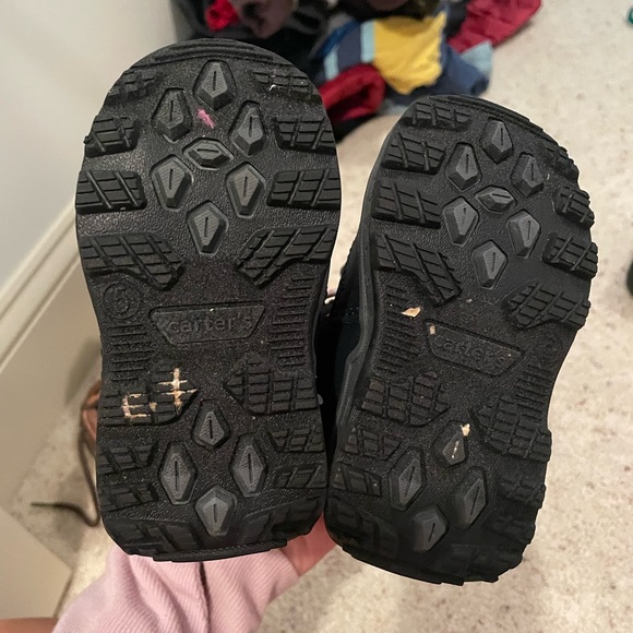 Carter’s snow boots - Picture 3 of 4